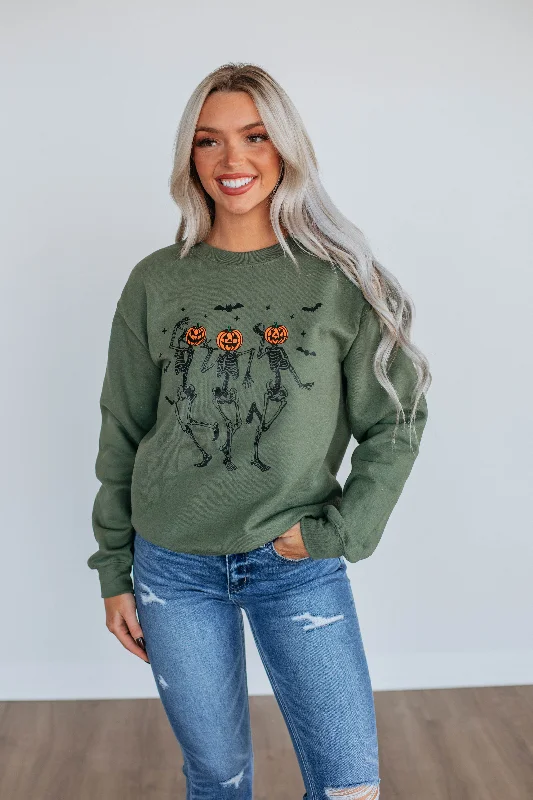 Chic Women's Clothing Dancing In The Moonlight Graphic Crewneck - Forest