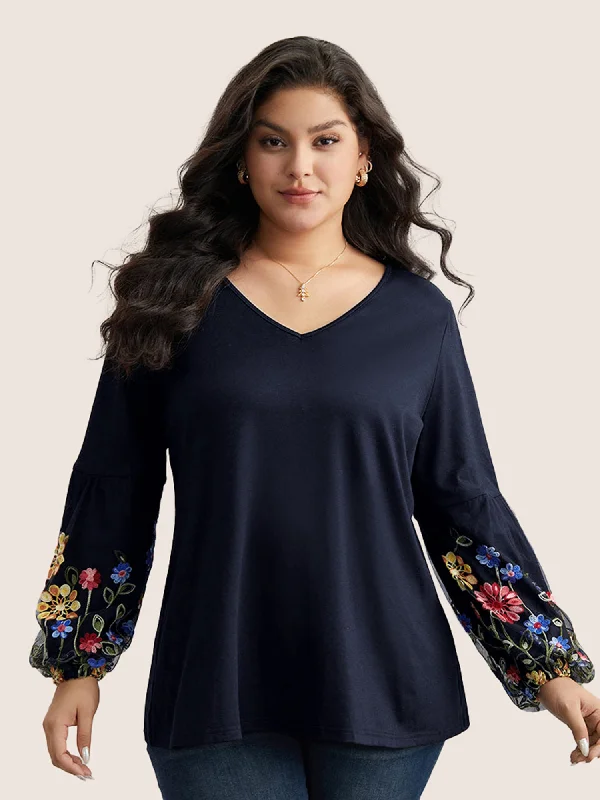 Workwear Fashion for Women Floral Embroidered Lantern Sleeve T-shirt