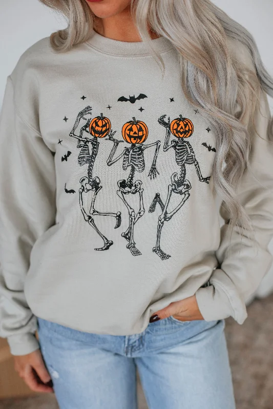 Trendy Women's Fashion Dancing In The Moonlight Graphic Crewneck - Natural