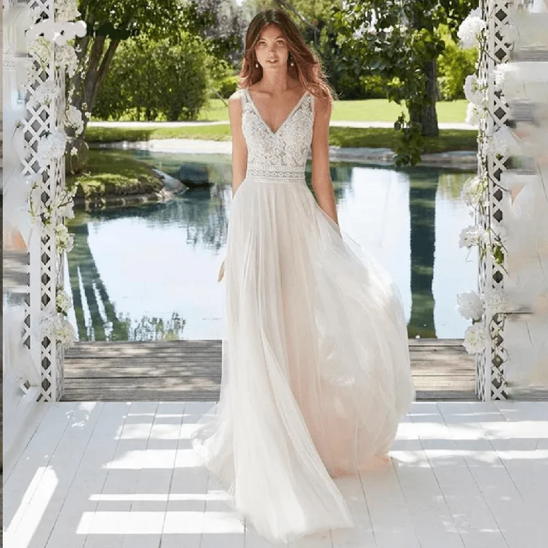 Online Boutiques Best Boho Appliqued Beach Lace Wedding Dress