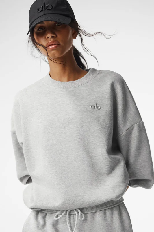 Sophisticated Women's Fashion Accolade Crew Neck Pullover - Athletic Heather Grey